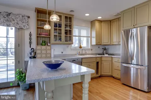 5227 Dalton Rd, Springfield, VA 22151 photo 2