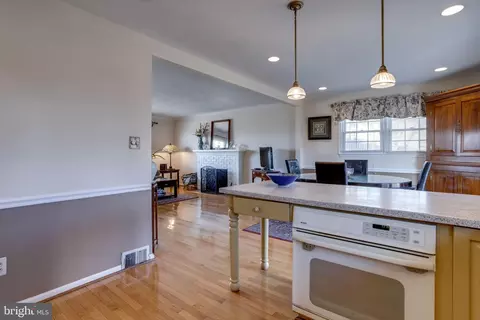 5227 Dalton Rd, Springfield, VA 22151 photo 11