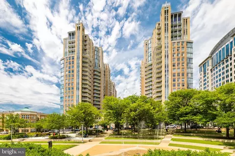 11990 Market St #316, Reston, VA 20190