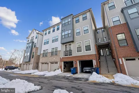 2387 Stella Pl #28, Alexandria, VA 22303