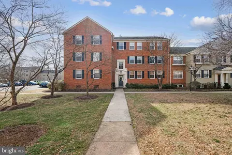 6511 10th St #C1, Alexandria, VA 22307