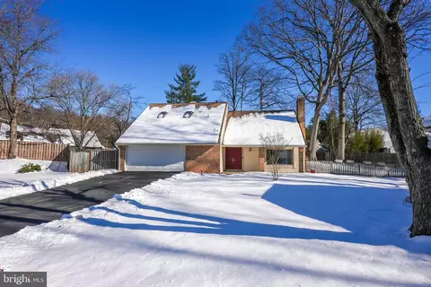 4423 Coldbrooke Ct, Alexandria, VA 22306