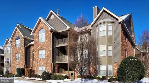 4112 K Monument Ct #304, Fairfax, VA 22033