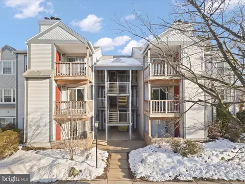 6901 Victoria Dr, Alexandria, VA 22310