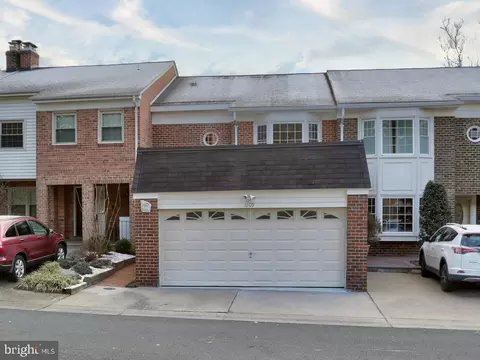 1109 Moorefield Hill Ct SW, Vienna, VA 22180