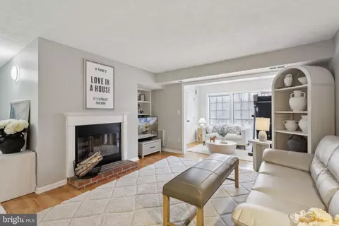 7764 Willow Point Dr #7764, Falls Church, VA 22042