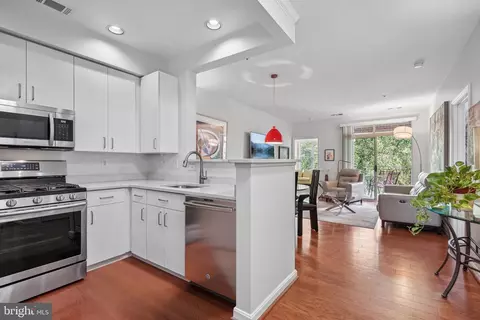 1860 Stratford Park Pl #312, Reston, VA 20190