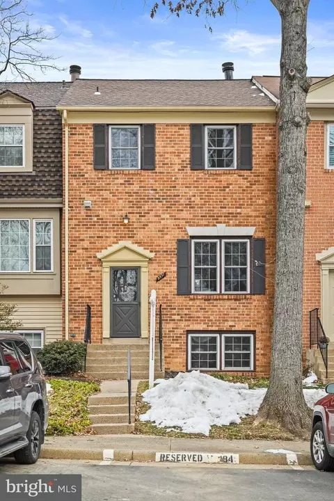 9971 Whitewater Dr, Burke, VA 22015