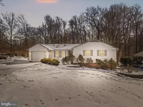 4816 Springbrook Dr, Annandale, VA 22003