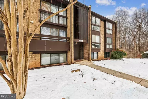 11560 Rolling Green Ct #100, Reston, VA 20191
