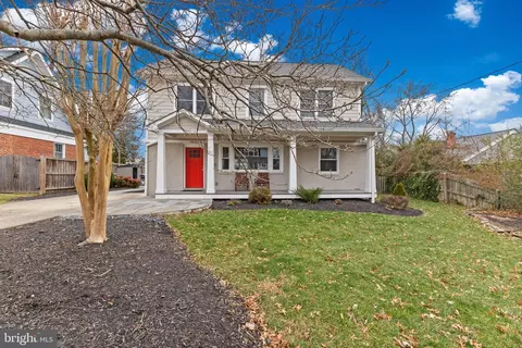 1802 Jamestown Rd, Alexandria, VA 22308