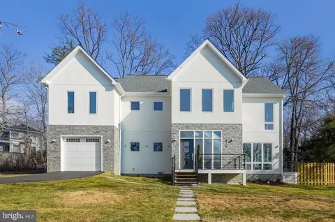 826 Glyndon St SE, Vienna, VA 22180