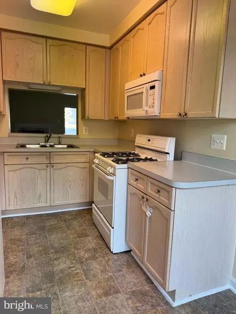 2489 Quick St #101, Herndon, VA 20171 photo 11