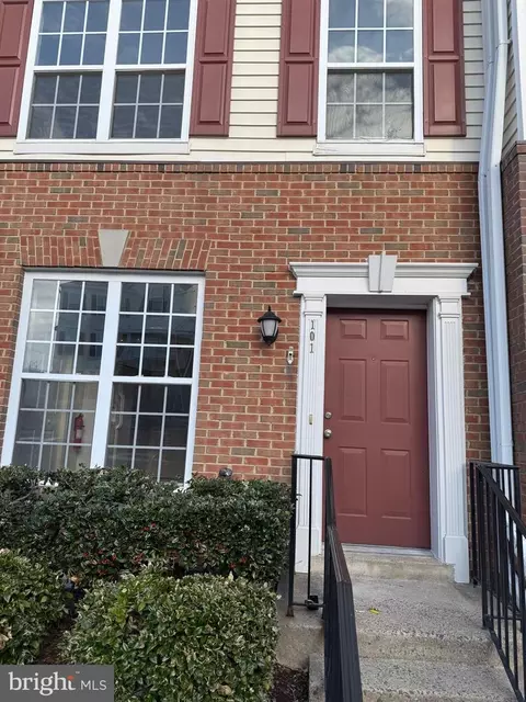 2489 Quick St #101, Herndon, VA 20171