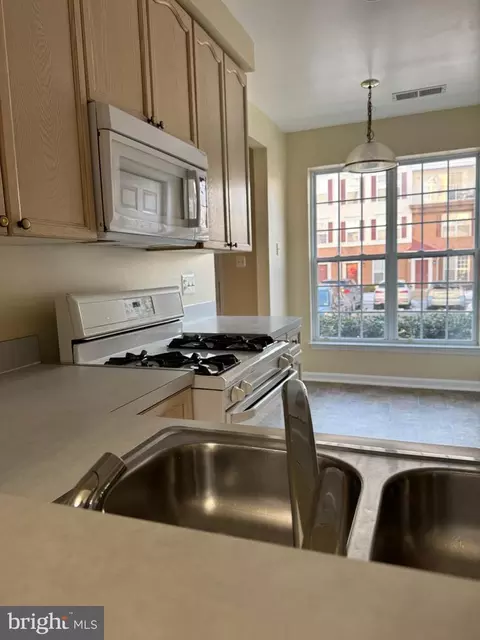 2489 Quick St #101, Herndon, VA 20171 photo 14