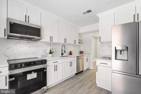 2341 Emerald Heights Ct, Reston, VA 20191