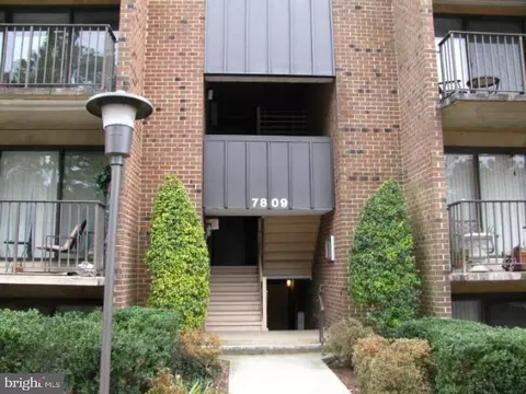 7809 Dassett Ct #T2, Annandale, VA 22003