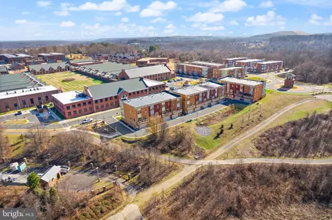 View/Area - 9321 Quadrangle St, Lorton, VA 22079 photo 3 of 7