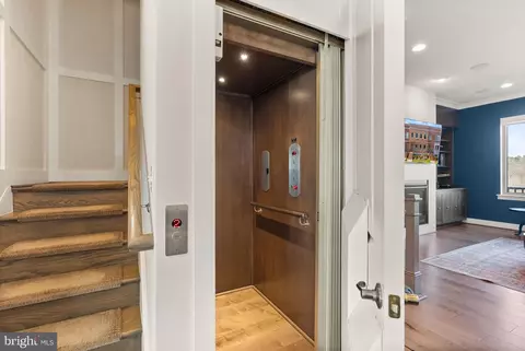 Entry Way - 9321 Quadrangle St, Lorton, VA 22079 photo 4 of 10