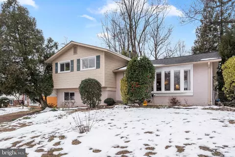 4500 Medford Dr, Annandale, VA 22003