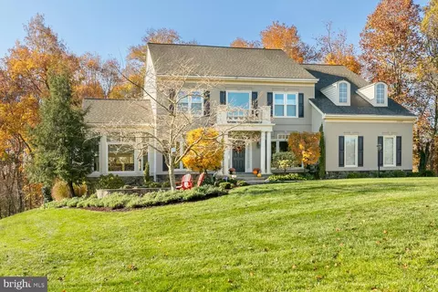 12287 Millwood Pond Ct, Herndon, VA 20170