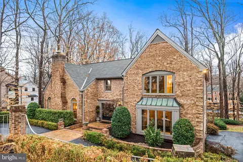 7008 Green Oak Dr, Mclean, VA 22101