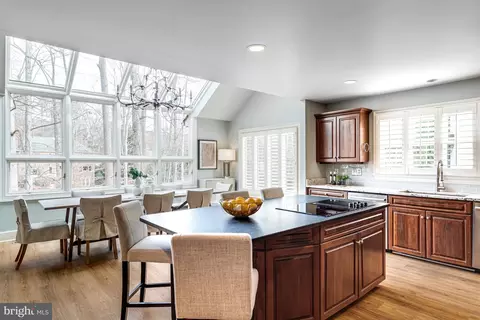 7008 Green Oak Dr, Mclean, VA 22101 photo 14