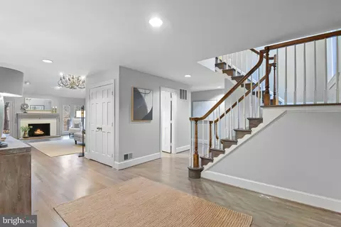 7008 Green Oak Dr, Mclean, VA 22101 photo 9