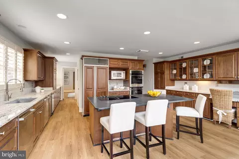 7008 Green Oak Dr, Mclean, VA 22101 photo 18