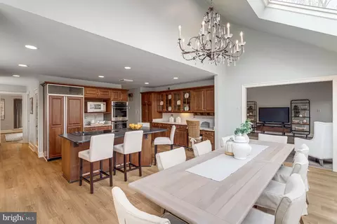 7008 Green Oak Dr, Mclean, VA 22101 photo 17