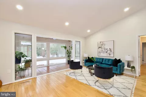 10919 Howland Dr, Reston, VA 20191 photo 11