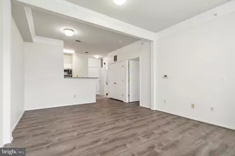 Living - 1600 Spring Gate Dr #2408, Mclean, VA 22102 photo 3 of 4