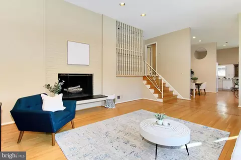 Living - 6703 Doane Ave, Springfield, VA 22152 photo 3 of 6