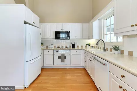 Kitchen - 6703 Doane Ave, Springfield, VA 22152 photo 2 of 3