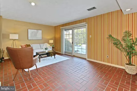 Living - 6703 Doane Ave, Springfield, VA 22152 photo 6 of 6