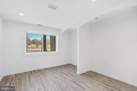 1606 Greenbriar Ct, Reston, VA 20190 photo 25