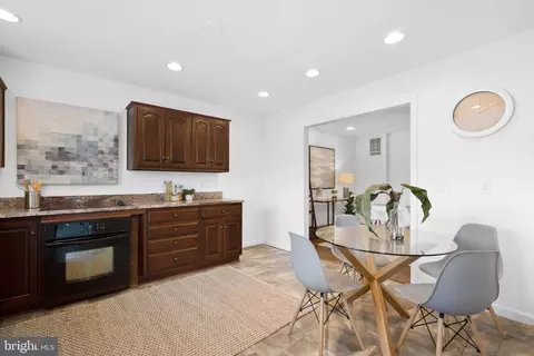 1606 Greenbriar Ct, Reston, VA 20190 photo 14