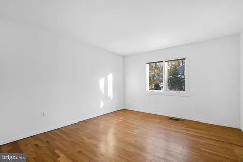 1606 Greenbriar Ct, Reston, VA 20190 photo 31