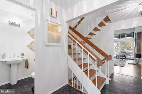1606 Greenbriar Ct, Reston, VA 20190 photo 6