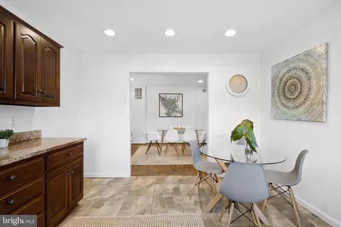 1606 Greenbriar Ct, Reston, VA 20190 photo 13
