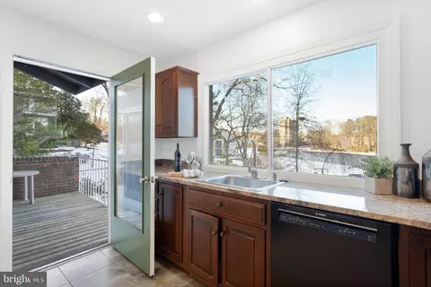 1606 Greenbriar Ct, Reston, VA 20190 photo 15