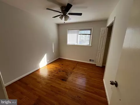 7043 Calamo St, Springfield, VA 22150 photo 10