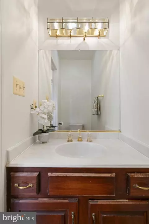 Bath - 1537 Cedar Ave, Mclean, VA 22101 photo 1 of 10
