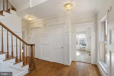 Entry Way - 1537 Cedar Ave, Mclean, VA 22101 photo 4 of 7