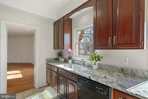 Kitchen - 1537 Cedar Ave, Mclean, VA 22101 photo 3 of 4