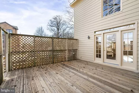 Exterior - 1537 Cedar Ave, Mclean, VA 22101 photo 7 of 7