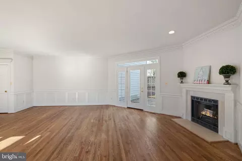 Living - 1537 Cedar Ave, Mclean, VA 22101 photo 2 of 4