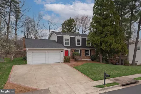 8858 Applecross Ln, Springfield, VA 22153 photo 2