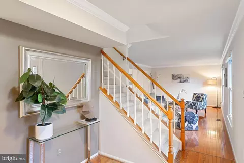 8858 Applecross Ln, Springfield, VA 22153 photo 5