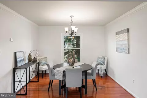 8858 Applecross Ln, Springfield, VA 22153 photo 9